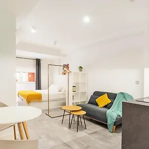  Hotel apartamentowy Loftinmalaga Hiszpania